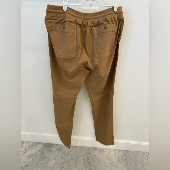 NWT Faherty Mens Pants Traveler Pant Size XL, color Sand - Picture 2 of 6